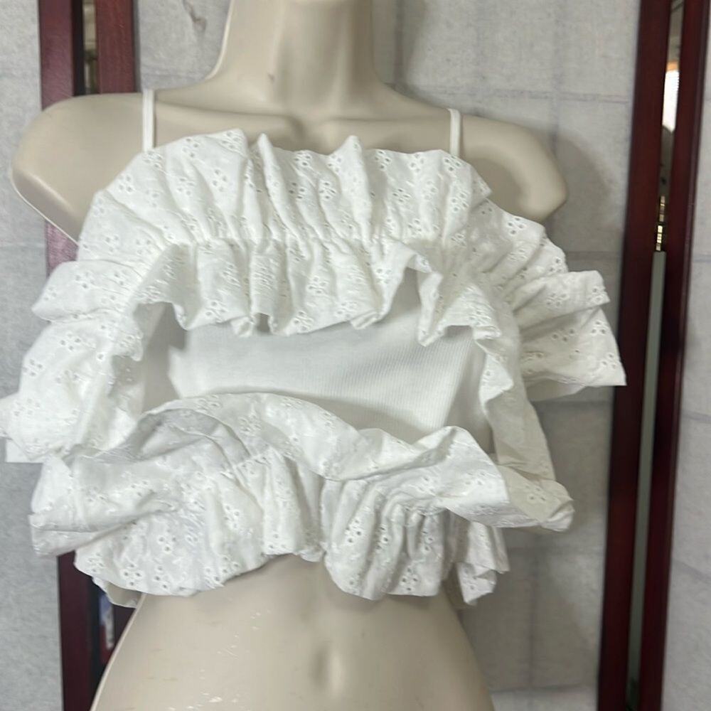 ZARA NWT RUFFLED EYELET CROPPED TOP SIZE M